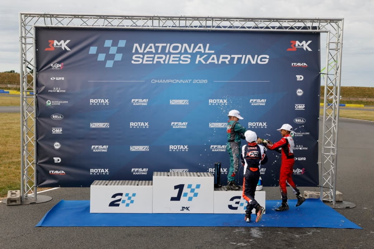 Sur le podium de la NSK à Angerville