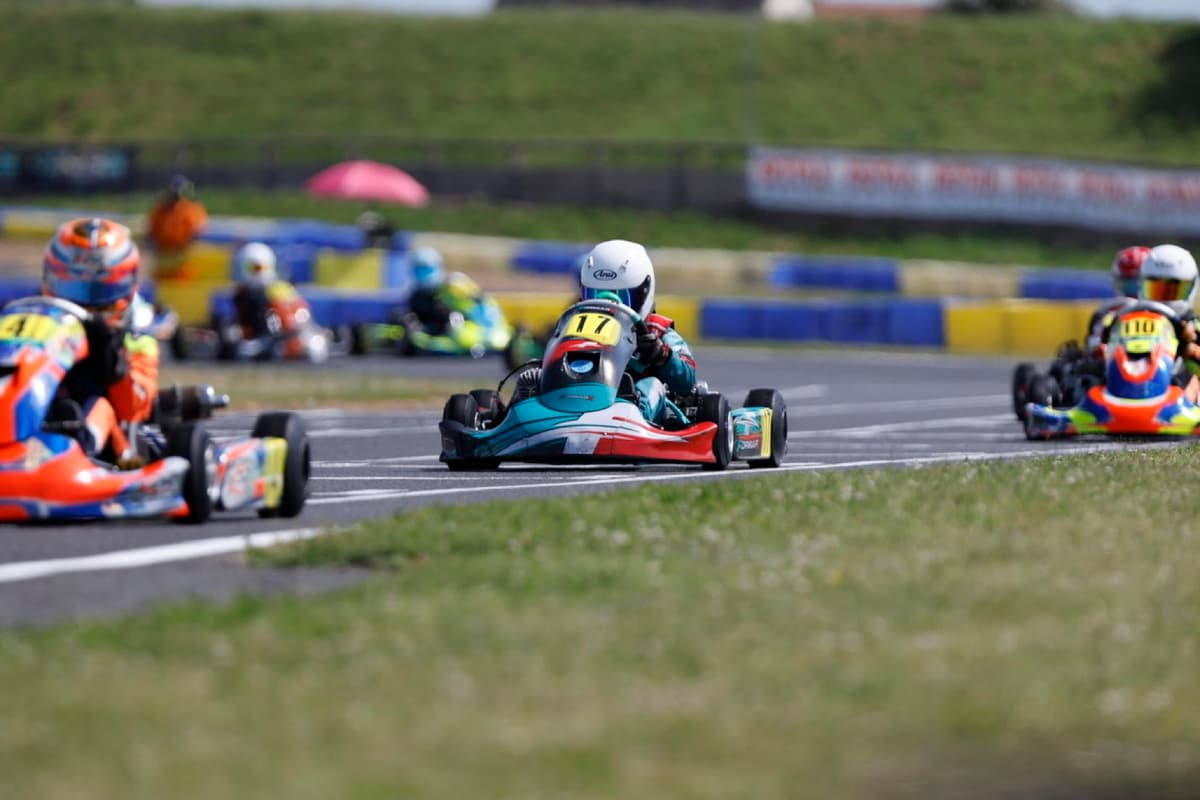 Maxime (n°17) en action à la NSK d'Angerville